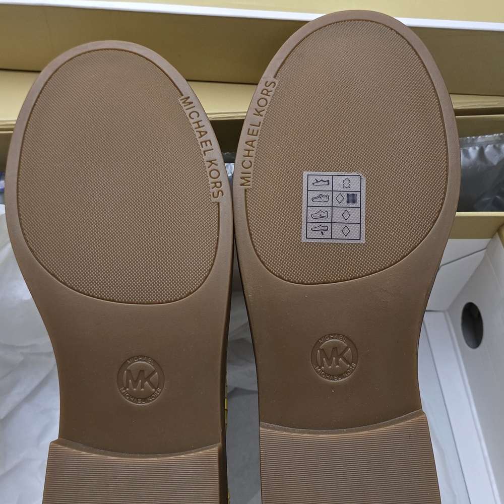 Michael Kors Yellow Women loafers.  New With Box And Michael Kors Gift Box - Picture 3 of 7
